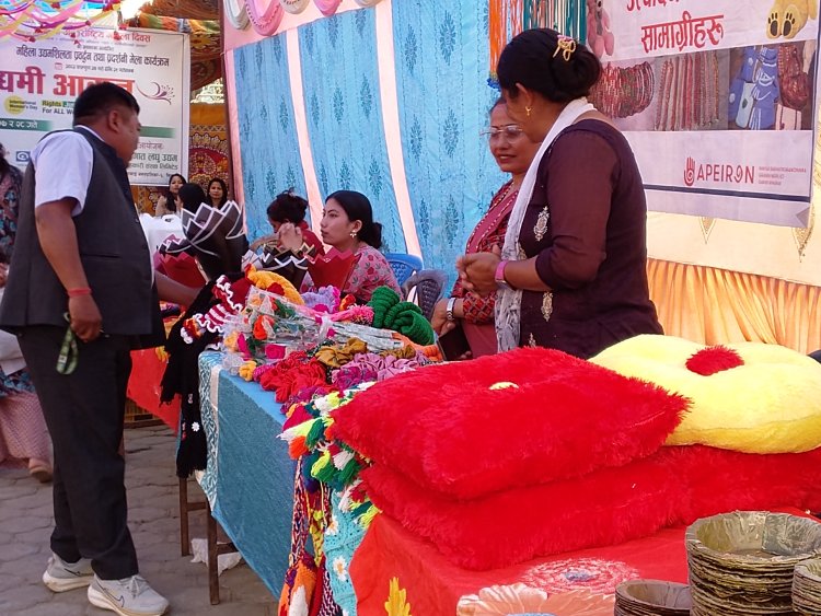 नारी दिवसको अवसरमा सिन्धुलीमा महिला उद्यमीहरूको प्रदर्शनी