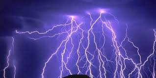 सिन्धुलीमा चट्याङ लागेर एक महिला घाइते,